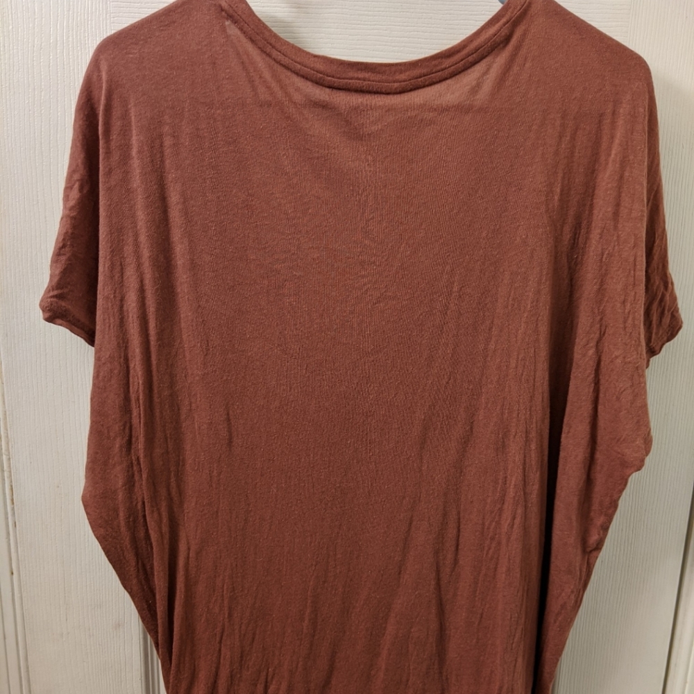 Express vneck - Picture 2 of 3